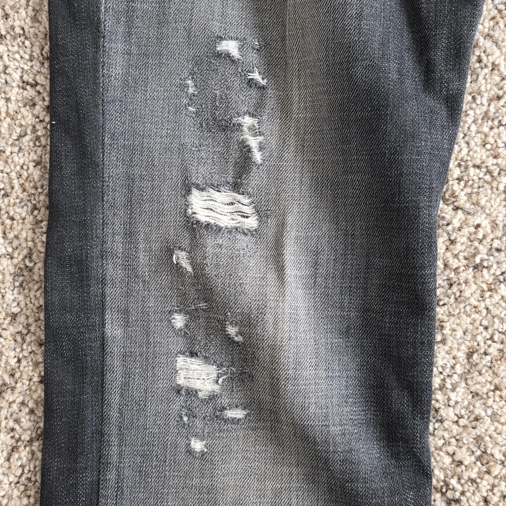 Men's Distressed JUICY COUTURE 31" Black Jeans - Picture 6 of 8